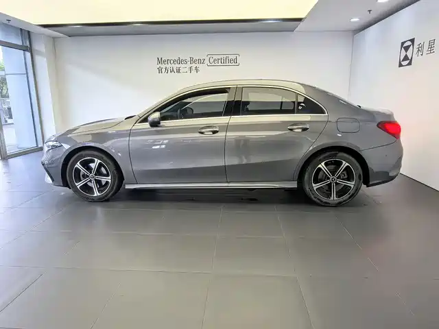 Mercedes-Benz A-Class 2023 A 200 L Fashion — фото 4