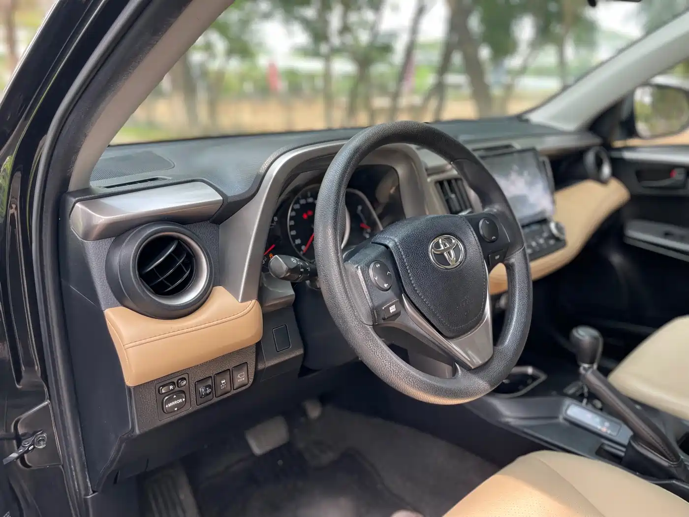 Toyota RAV4 Rongfang 2016 2.0L CVT 2WD Trend (China V) фото 11
