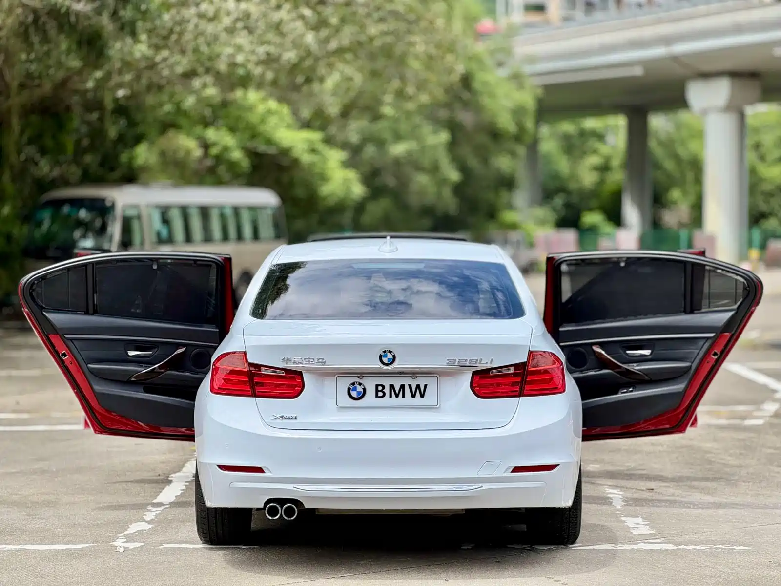 Фото 20 - BMW 3 Series
