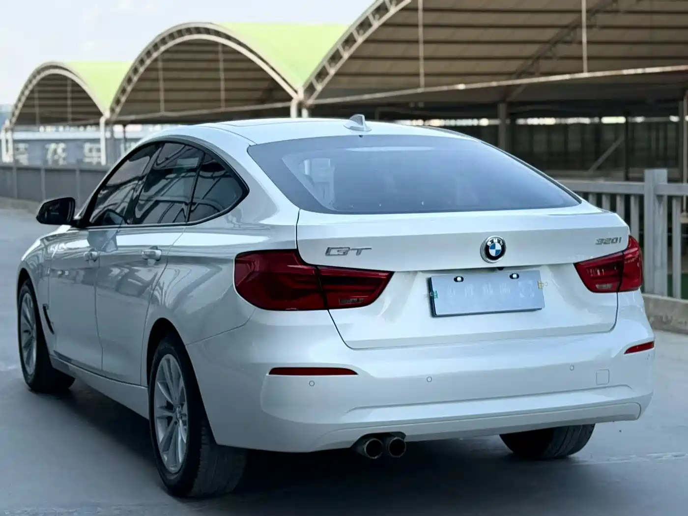BMW 3 Series GT 2017 320i Fashion фото 4