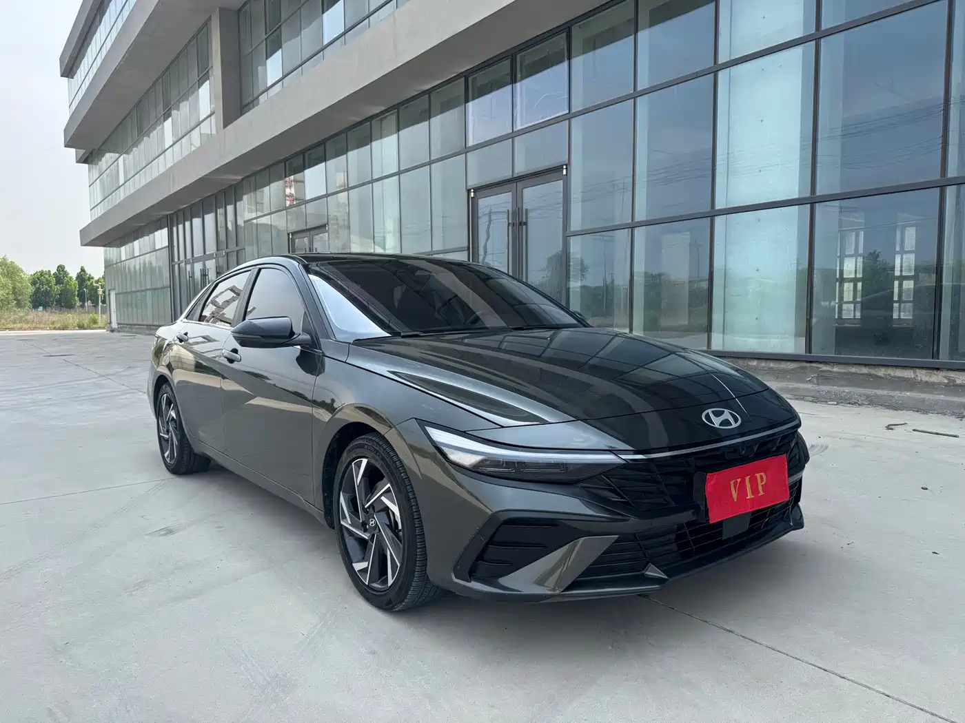 Hyundai Elantra 2023 1.5L CVT TOP Flagship Edition фото 2