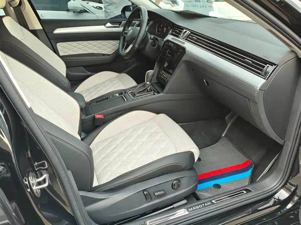 Volkswagen Magotan 2023 Model 2 Million Commemorative Edition 330TSI DSG Luxury фото 13