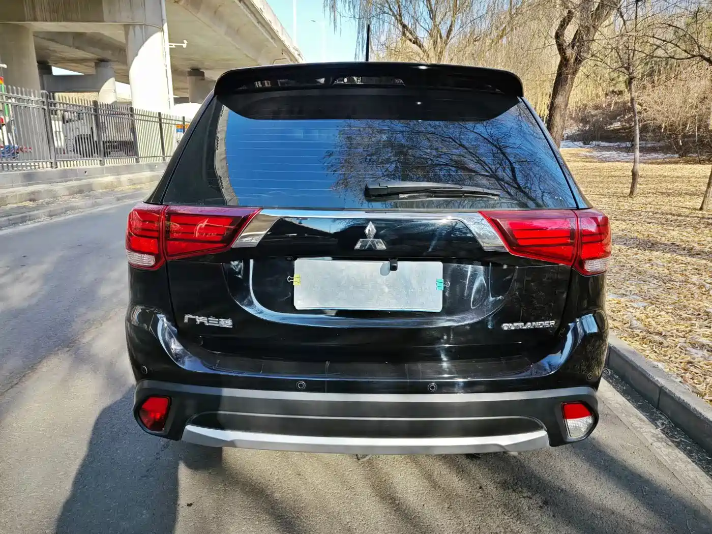 Mitsubishi Outlander 2016 2.4L 4WD Elite Edition 5-seater фото 4