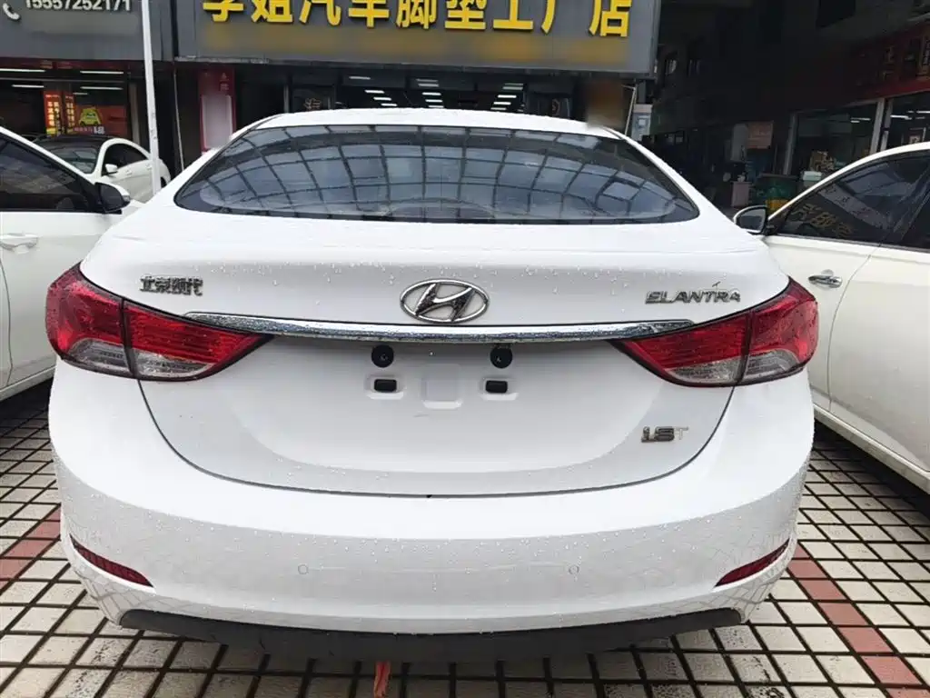 Hyundai Langdong 2012 1.6L Automatic Fashion фото 6