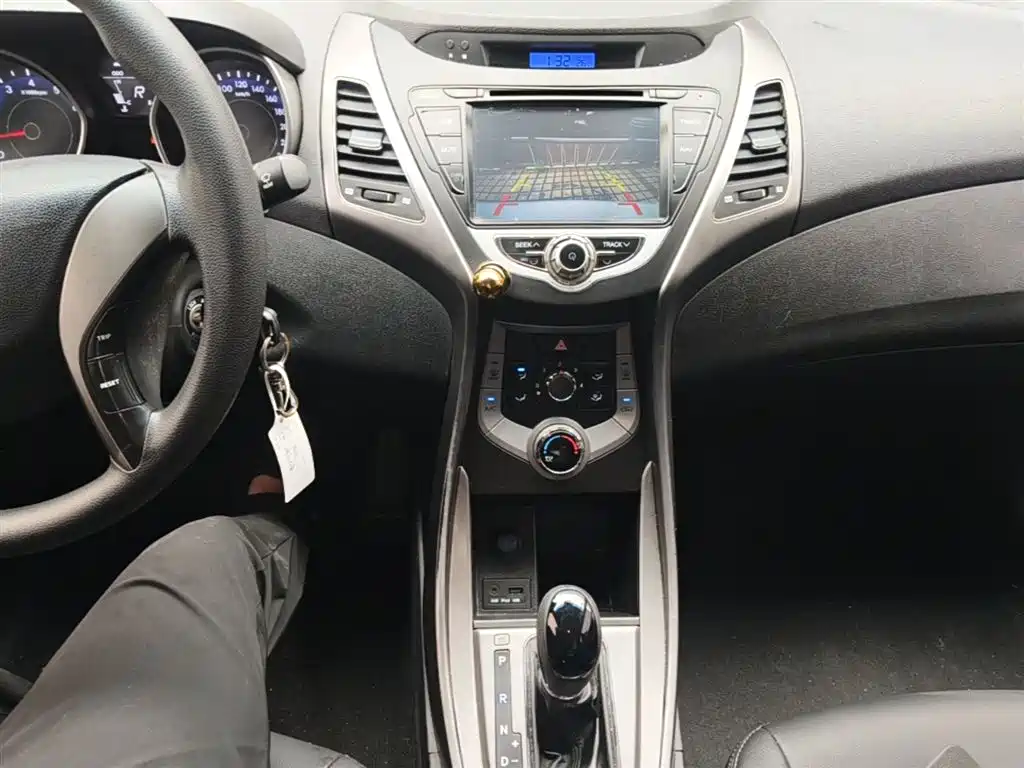 Hyundai Langdong 2012 1.6L Automatic Fashion фото 13
