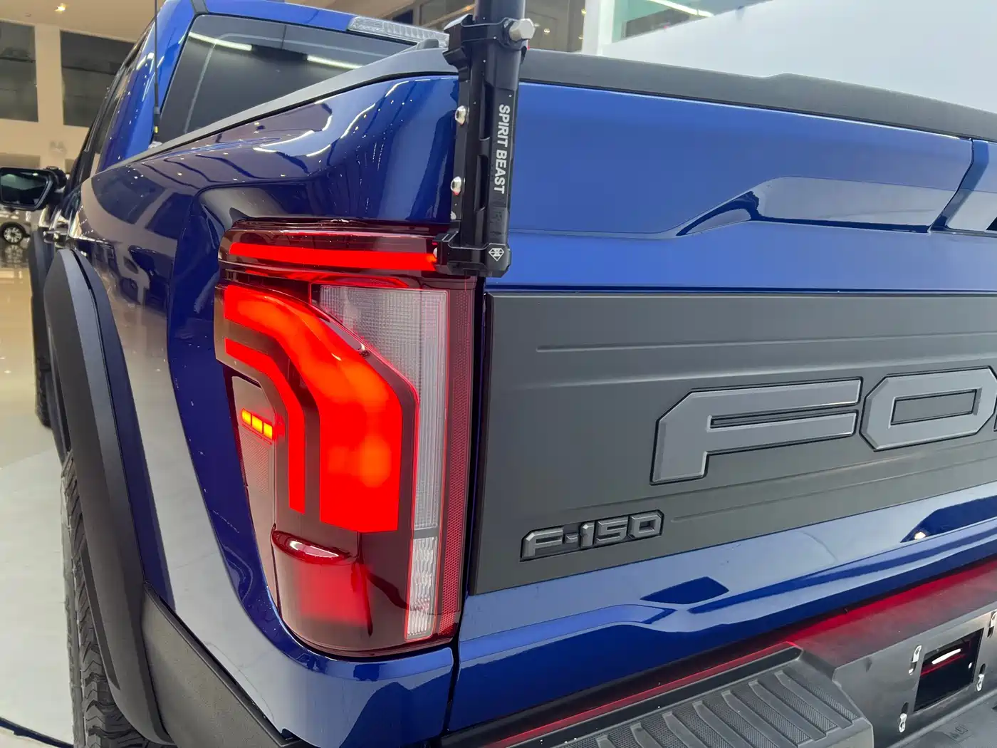 FORD F-150 RAPTOR