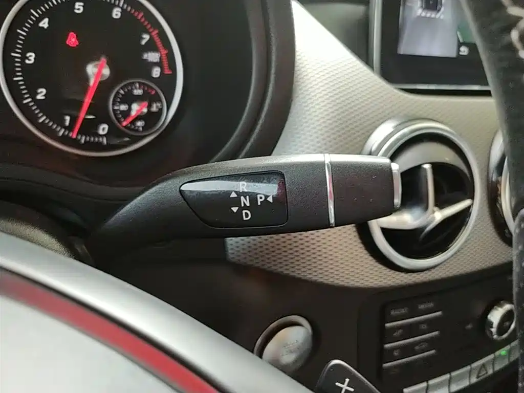 Mercedes-Benz B-Class 2019 B 200 Dynamic фото 14