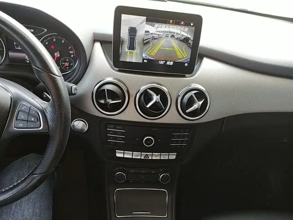Mercedes-Benz B-Class 2019 B 200 Dynamic фото 13