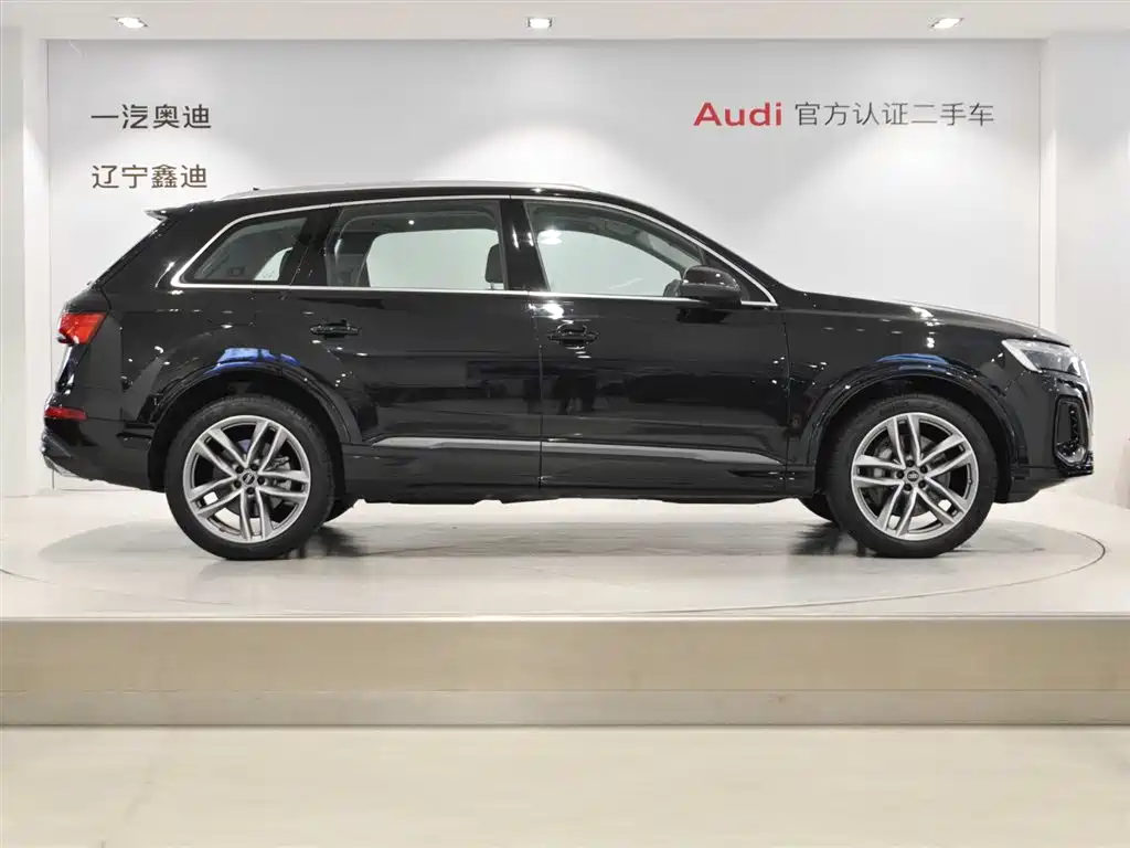 Audi Q7 2024 55 TFSI quattro S line Sport фото 3