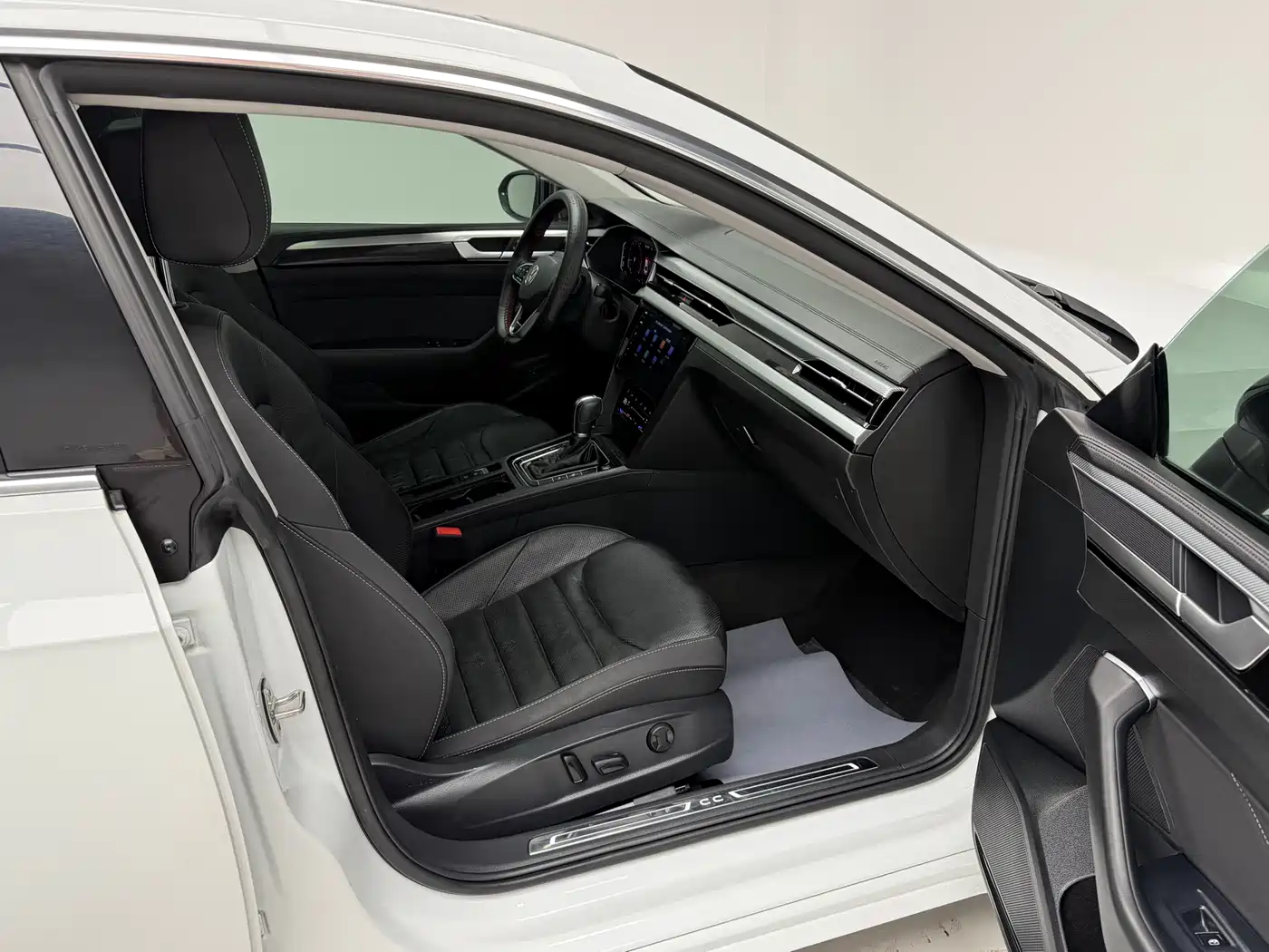 Volkswagen FAW-Volkswagen CC 2021 380TSI Eye-catching Edition фото 10
