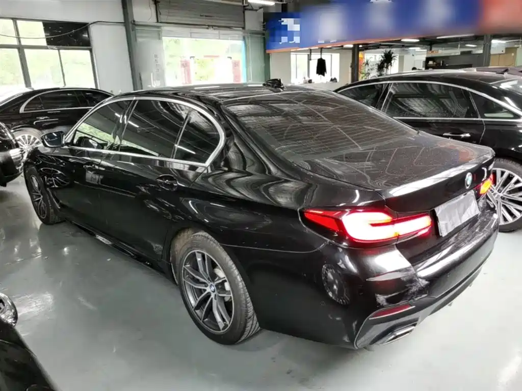 BMW 5 Series 2022 Model Second Facelift 525Li M Sport Package фото 5