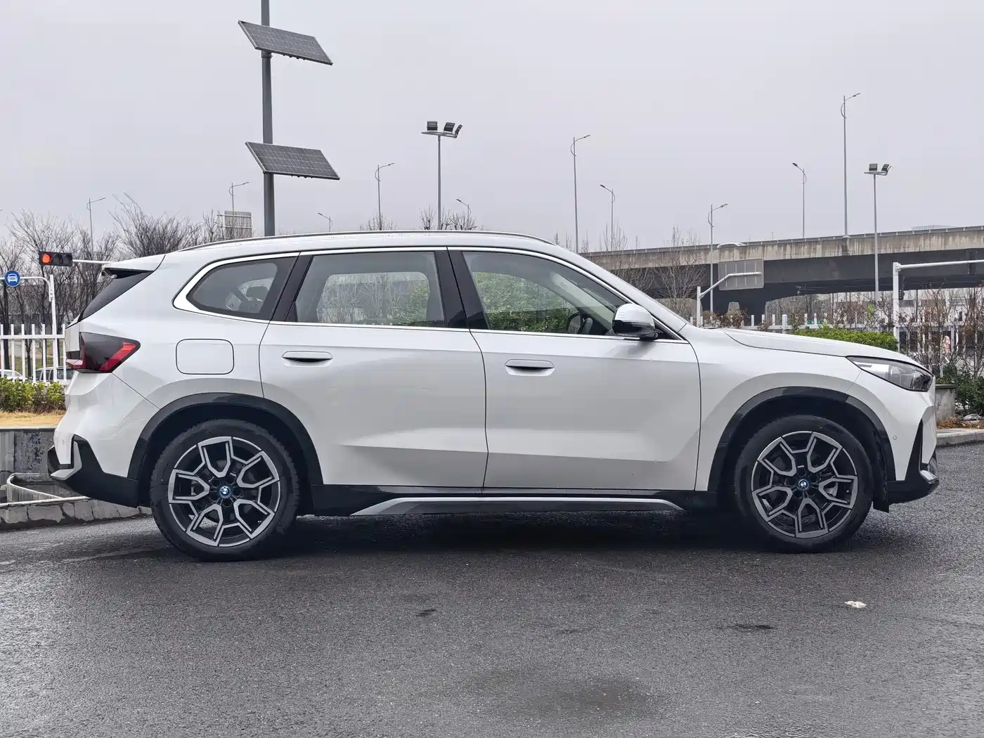 BMW iX1 2023 xDrive30L X Design Package фото 4