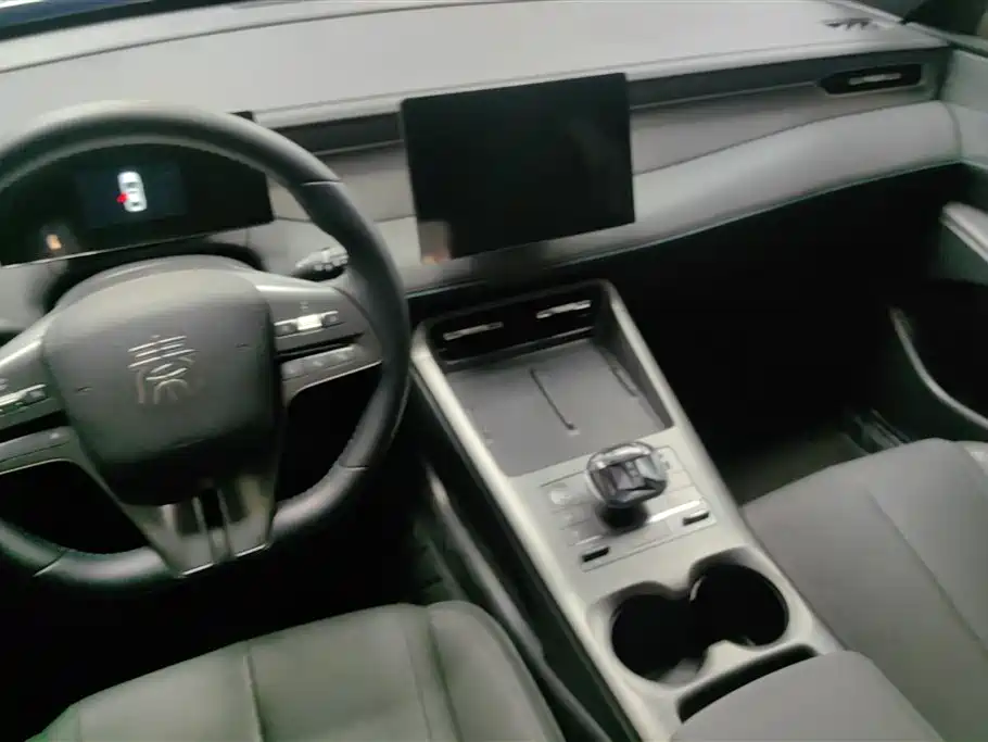 BYD Qin PLUS 2025 DM-i Smart Drive 55KM Leader фото 13