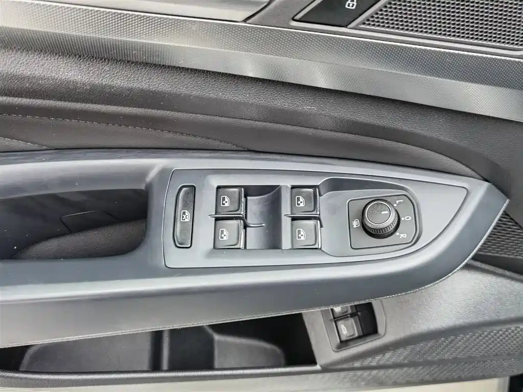 VOLKSWAGEN PASSAT NEW ENERGY