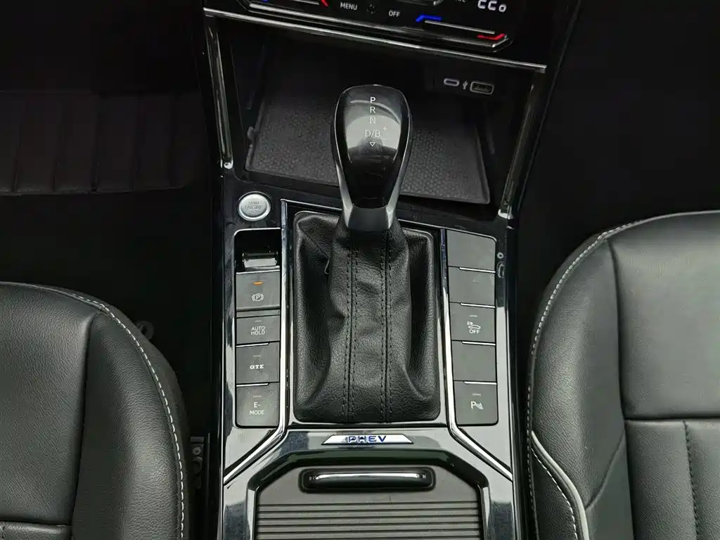 VOLKSWAGEN PASSAT NEW ENERGY