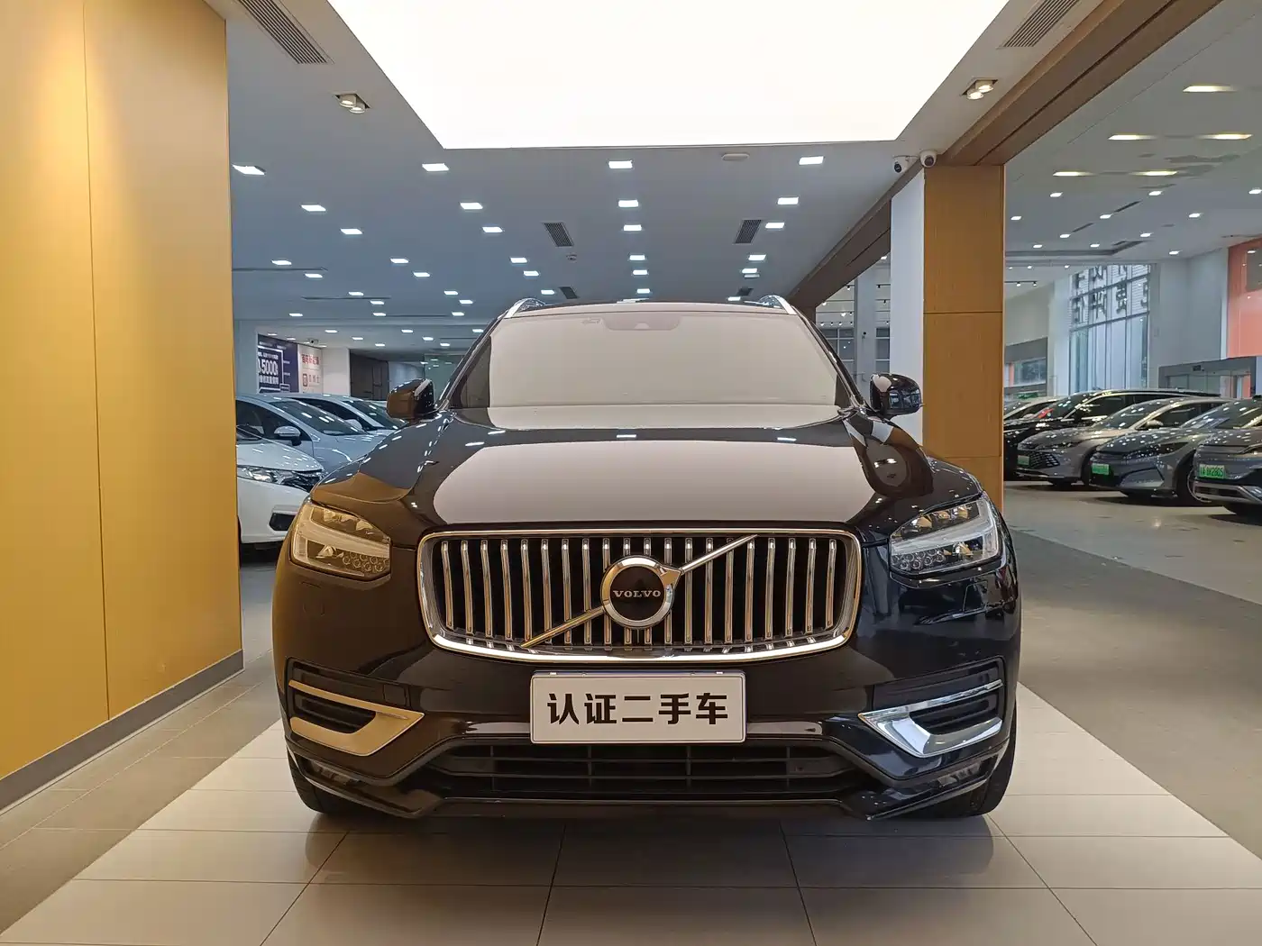 Фото 3 - Volvo XC90