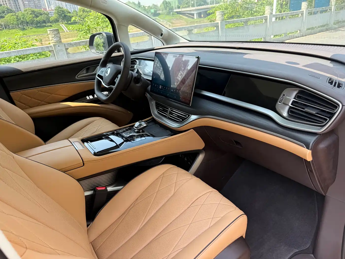 Denza D9 2024 EV 600 AWD Flagship фото 11