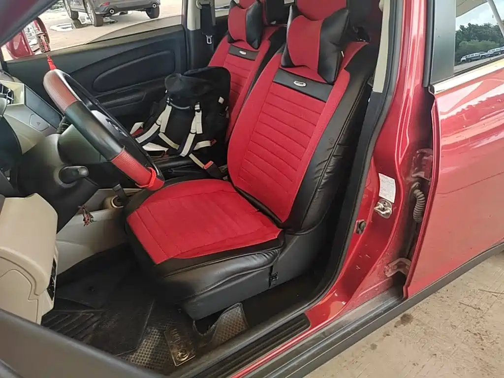 Venucia R50 2017 2015 1.6L Automatic Fashion Edition