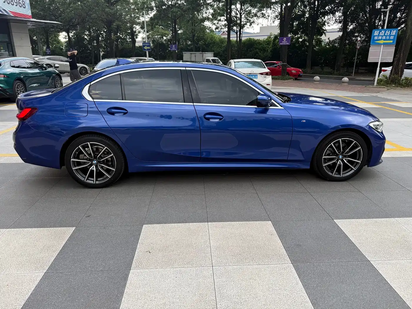 BMW 3-SERIES