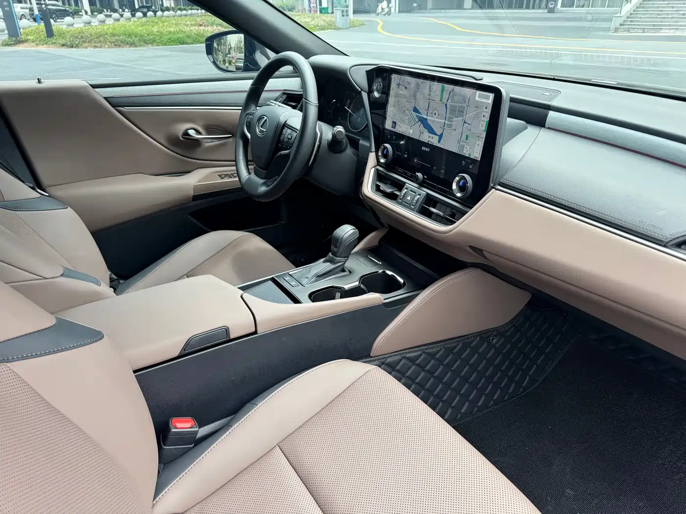 Lexus ES 2026 2025 300h Ultimate Edition