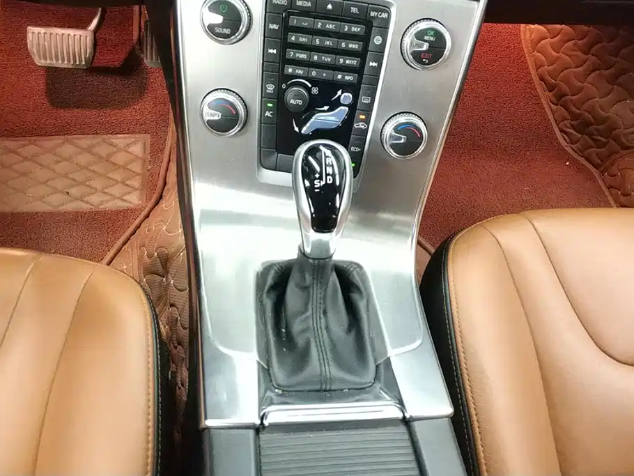 Фото 16 - Volvo S60