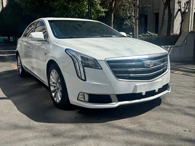 CADILLAC XTS