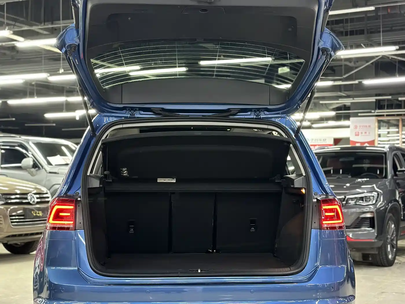 VOLKSWAGEN GOLF*JIAYU