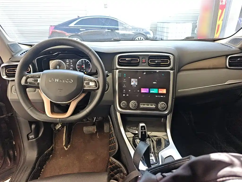 Lynk & Co 01 2019 2.0T 2WD Type Pro Version China V фото 10