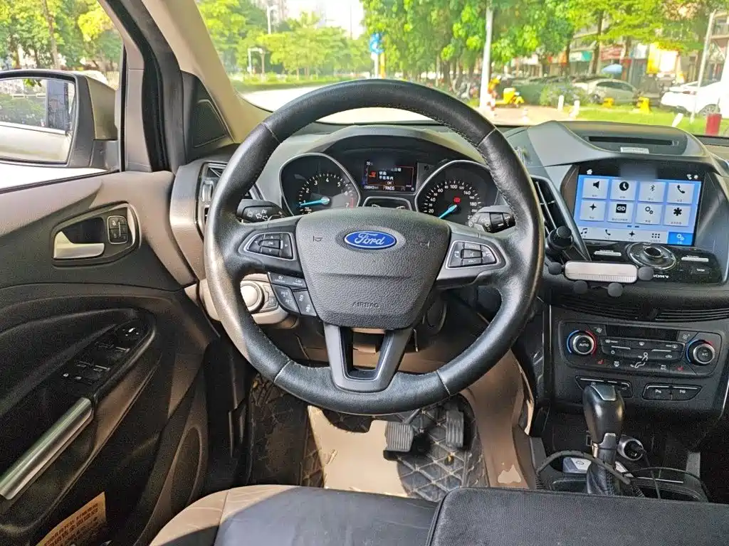 Photo 7 - Ford Kuga
