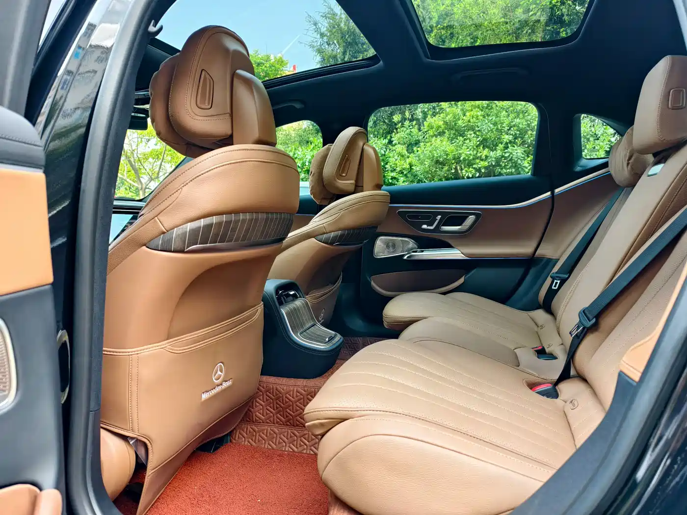 Mercedes-Benz E-Class 2025 E 300 L Luxury фото 6
