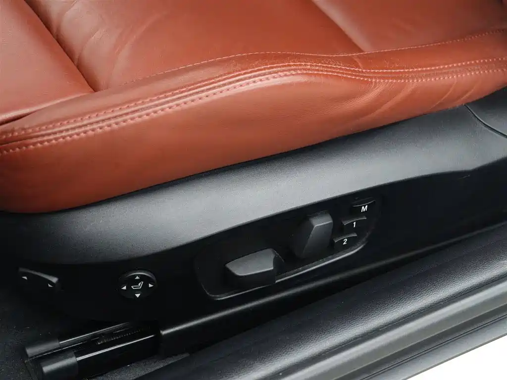 BMW M3 2013 2011 M3 Coupe Carbon Fiber Roof Edition