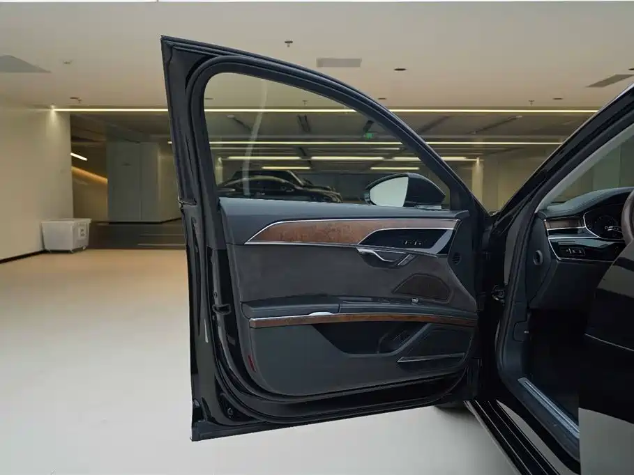 Audi A8 2019 A8L 50 TFSI quattro Luxury фото 16