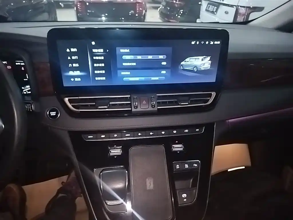 Hongqi HQ9 2023 2.0T Smart Connect Flagship фото 13