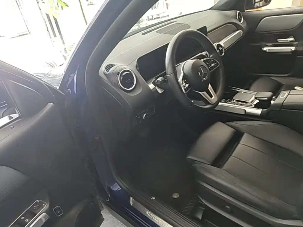 Photo 16 - Mercedes-Benz GLB