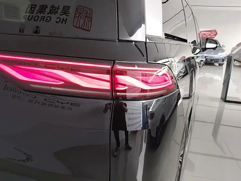 BYD Xia 2025 DM-i 1.5T 180km Excellence фото 8