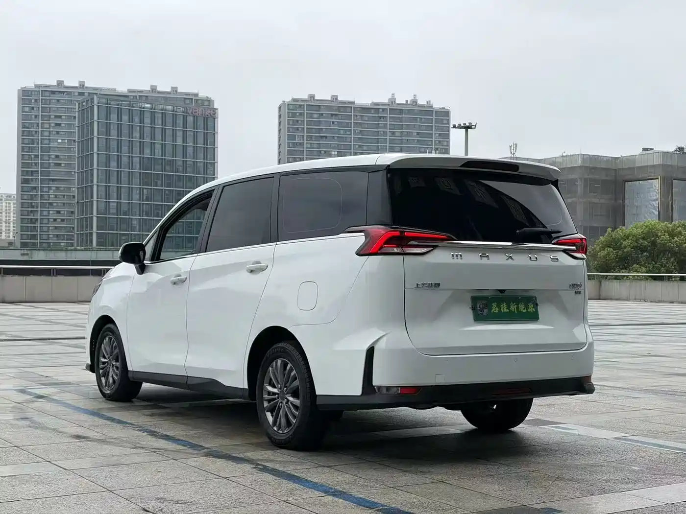 SAIC Maxus EUNIQ 5 2021 2020 1.3T PLUG IN Elite Edition