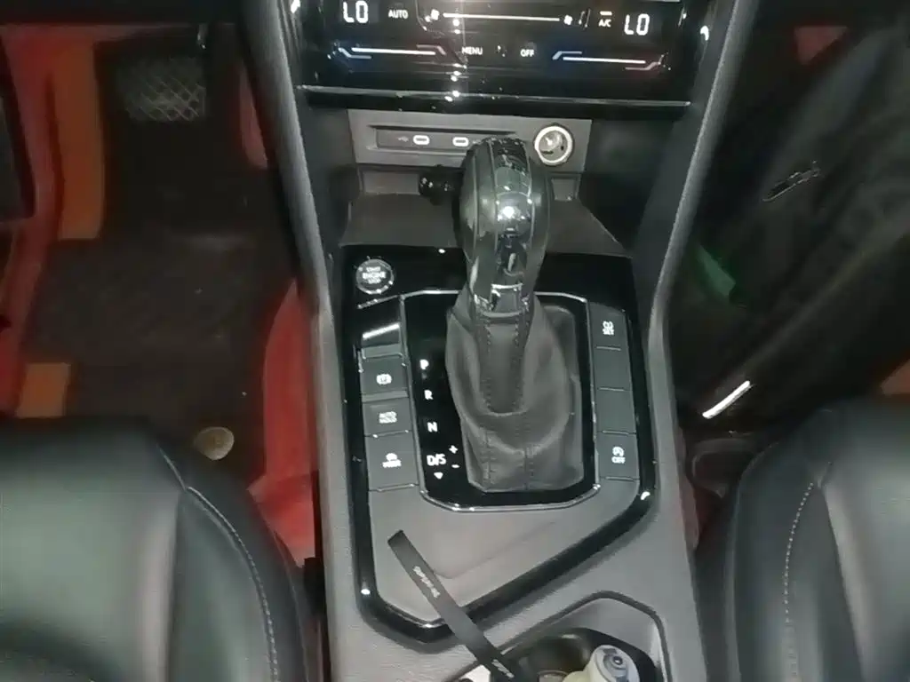 Volkswagen Tharu 2021 280TSI 2WD Luxury Plus фото 14
