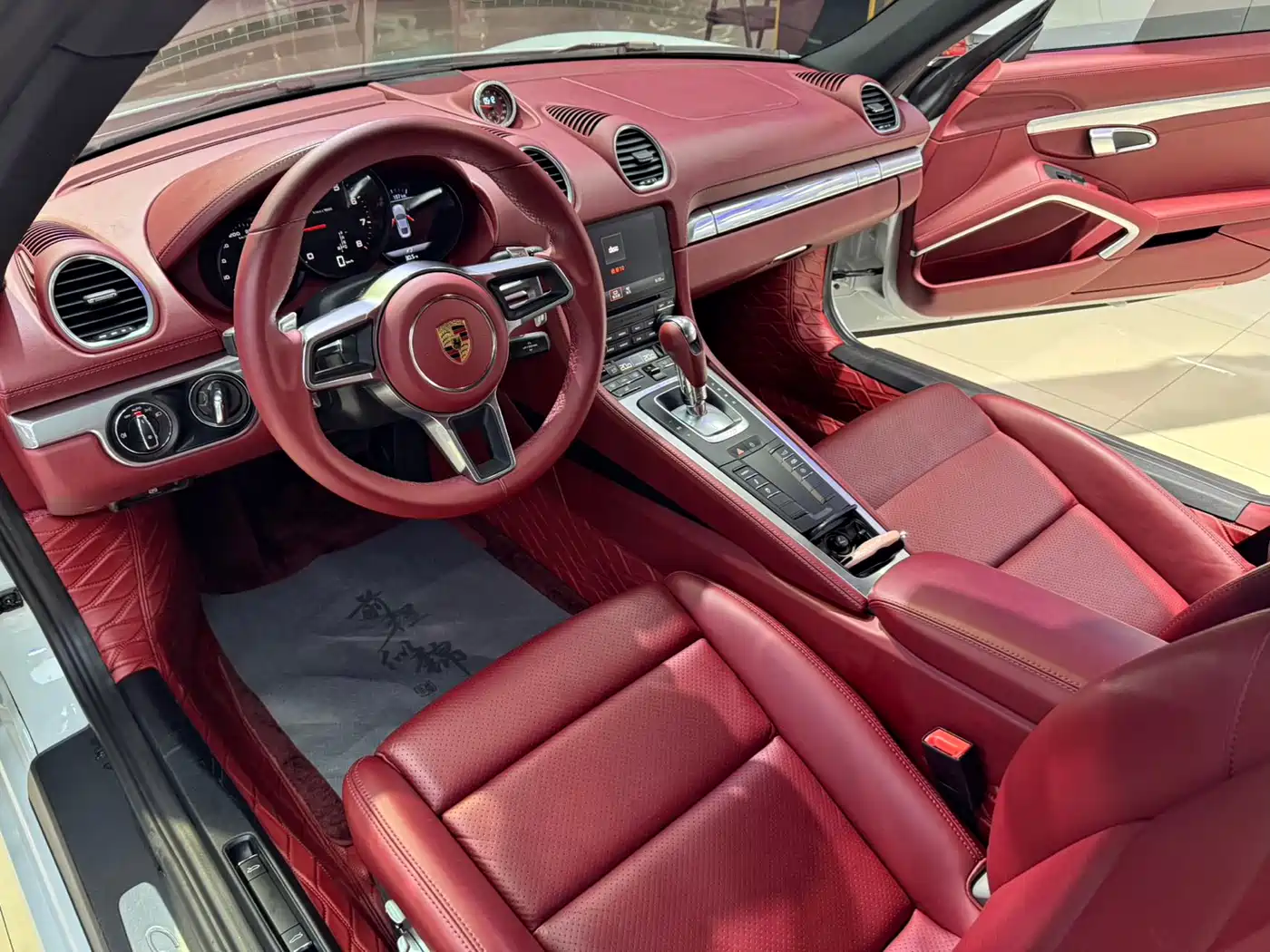Porsche 718 2018 Cayman 2.0T фото 4