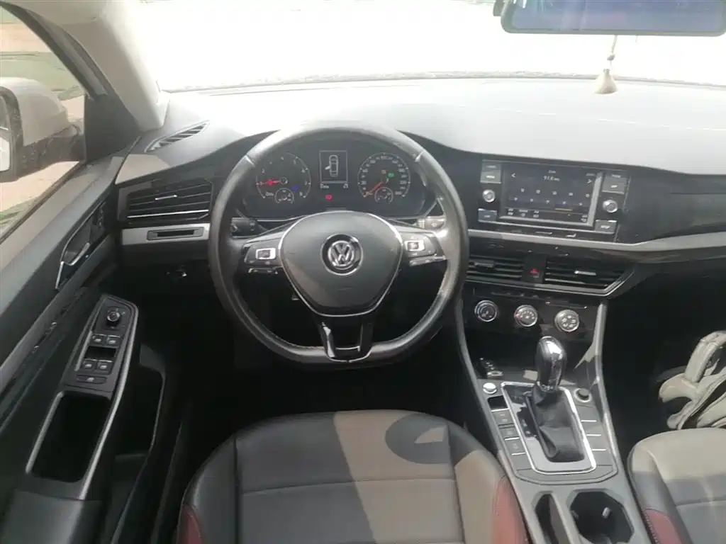Volkswagen Bora 2020 1.5L Automatic Comfort фото 11