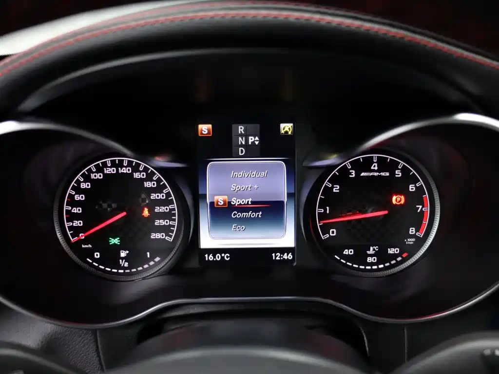 Mercedes-Benz GLC AMG 2017 AMG GLC 43 4MATIC фото 12