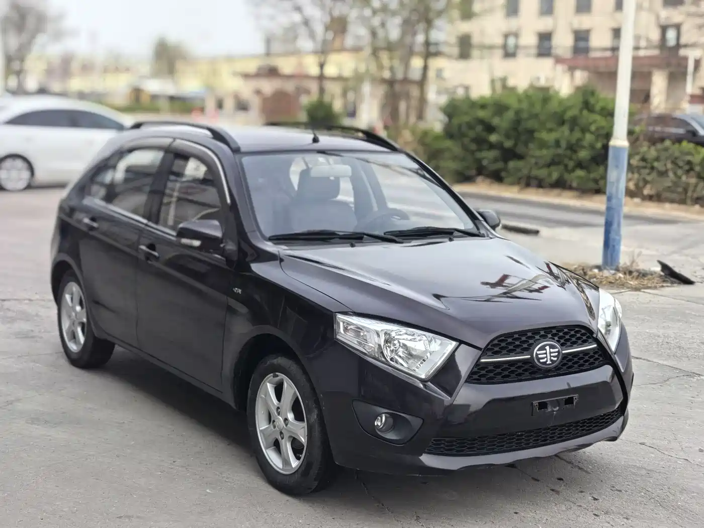 FAW Xiali N7 2013 2013 1.3L Manual Luxury