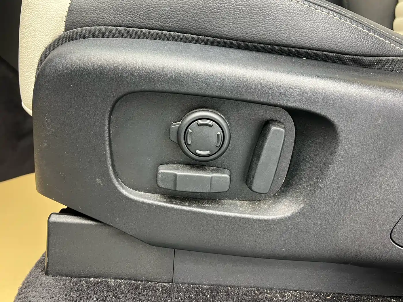 LAND ROVER DISCOVER