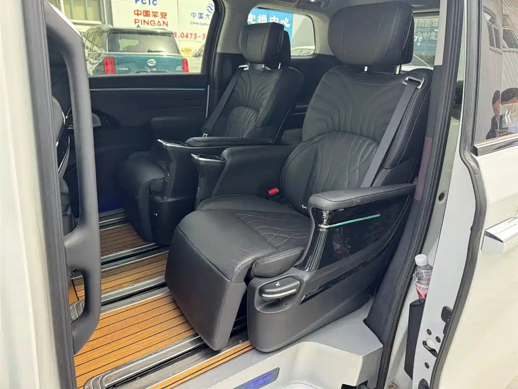 GAC Trumpchi Trumpchi M8 2024 Master Series Super Hybrid фото 11