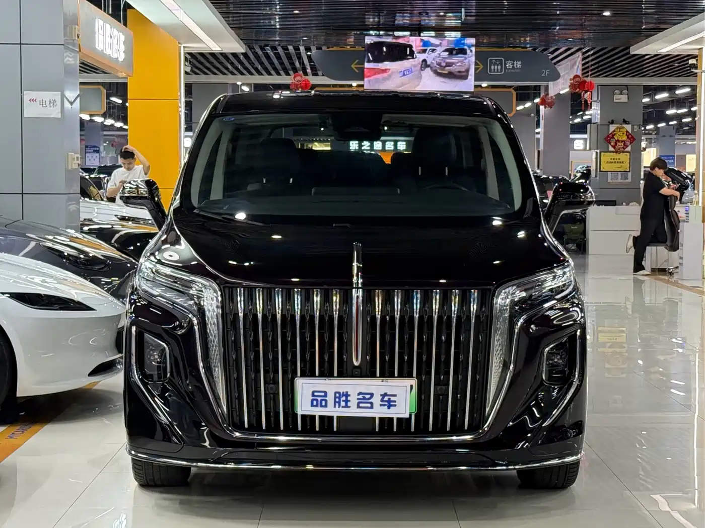 Hongqi HQ9 PHEV 2024 Model 2.0T AWD Luxury Edition фото 2