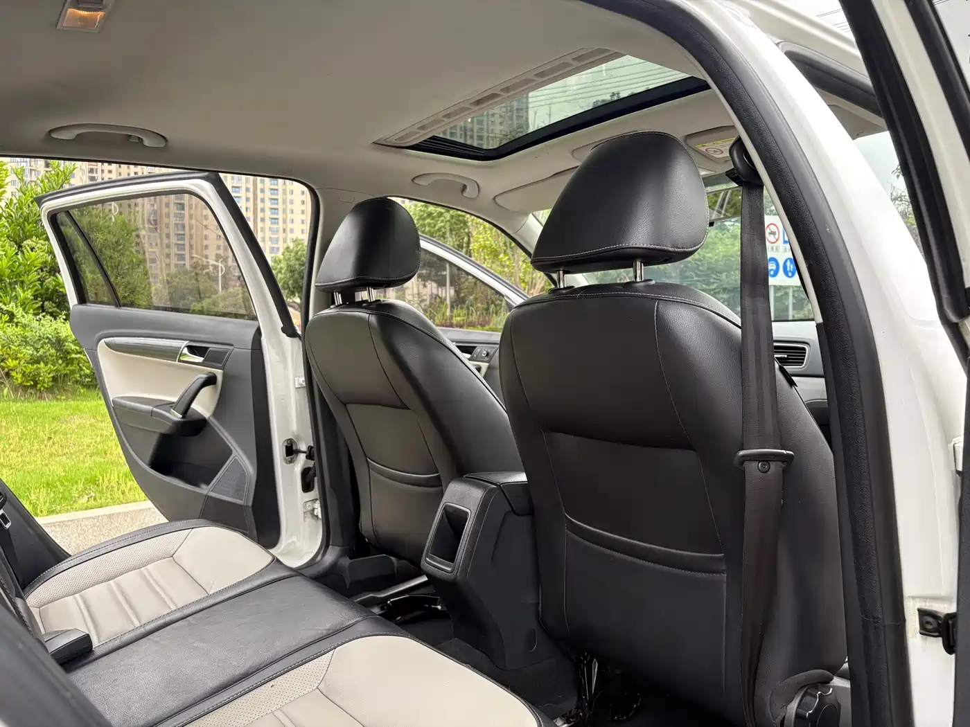 Volkswagen Gran Lavida 2014 1.6L Auto фото 8