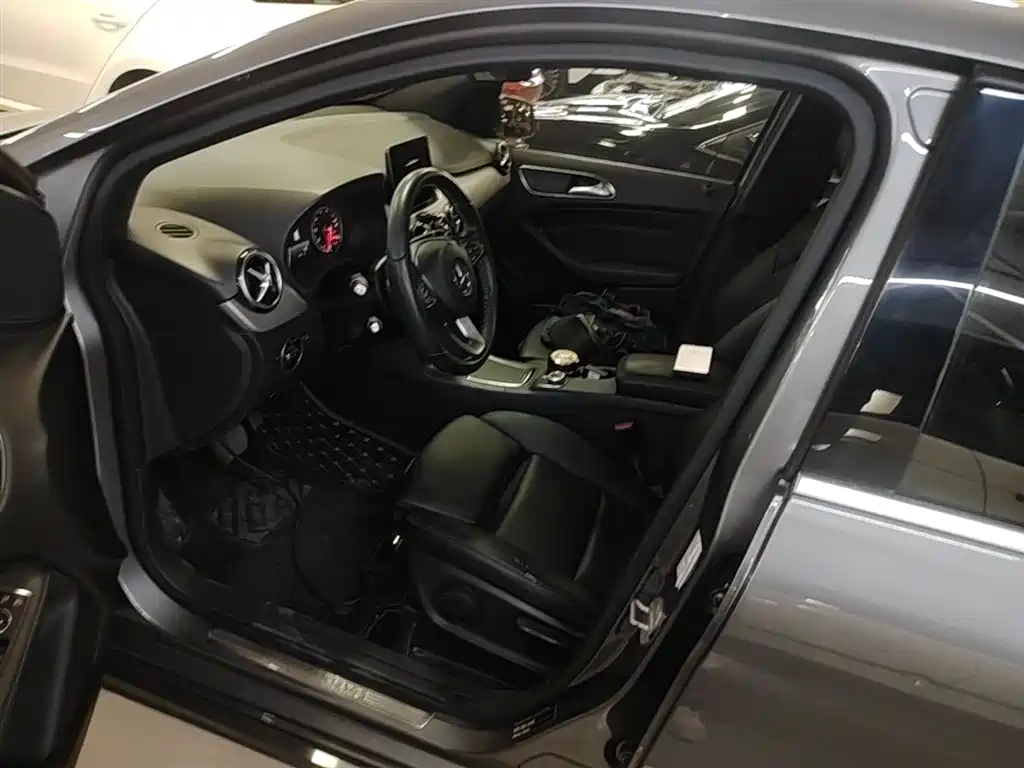 Mercedes-Benz B-Class 2017 B 200 Dynamic фото 11