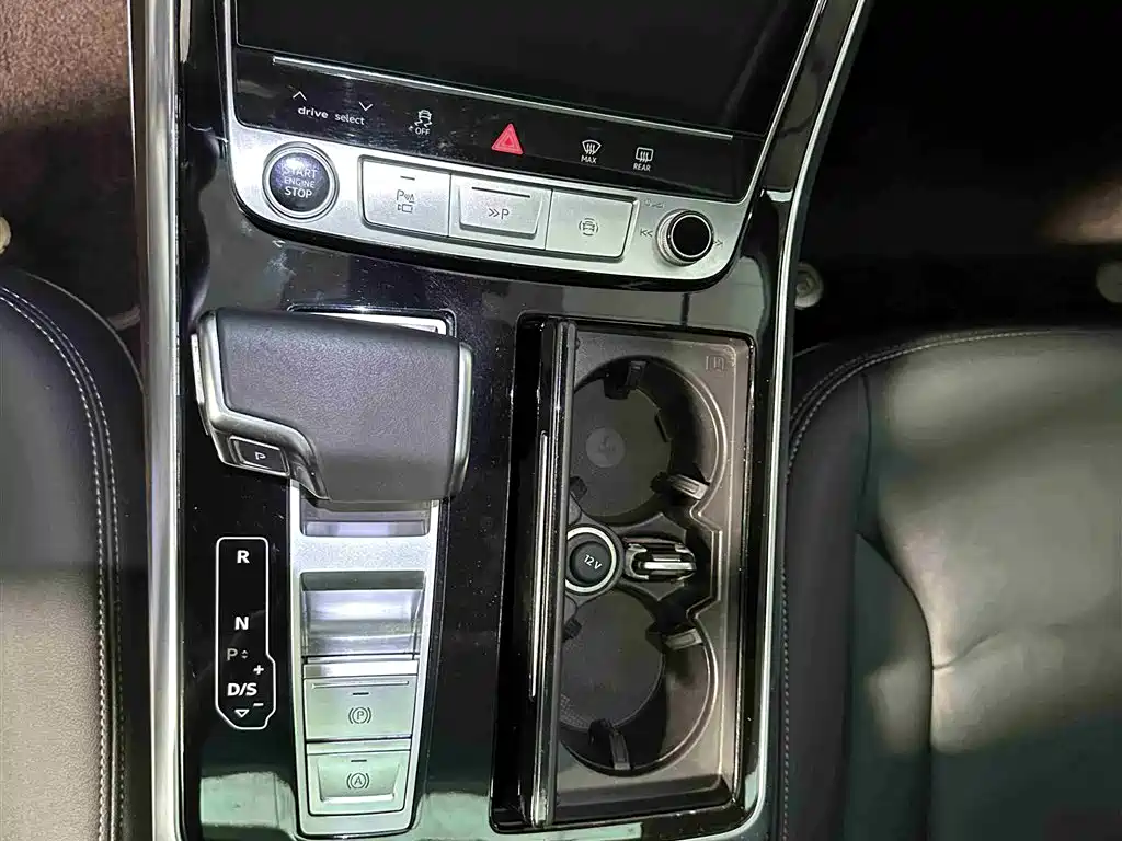 Audi Q7 2024 45 TFSI quattro S line Black Warrior фото 17