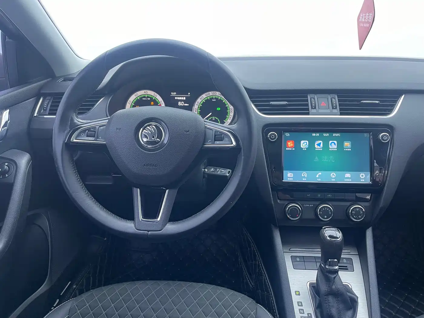 Škoda Octavia 2018 1.6L Automatic Luxury фото 16