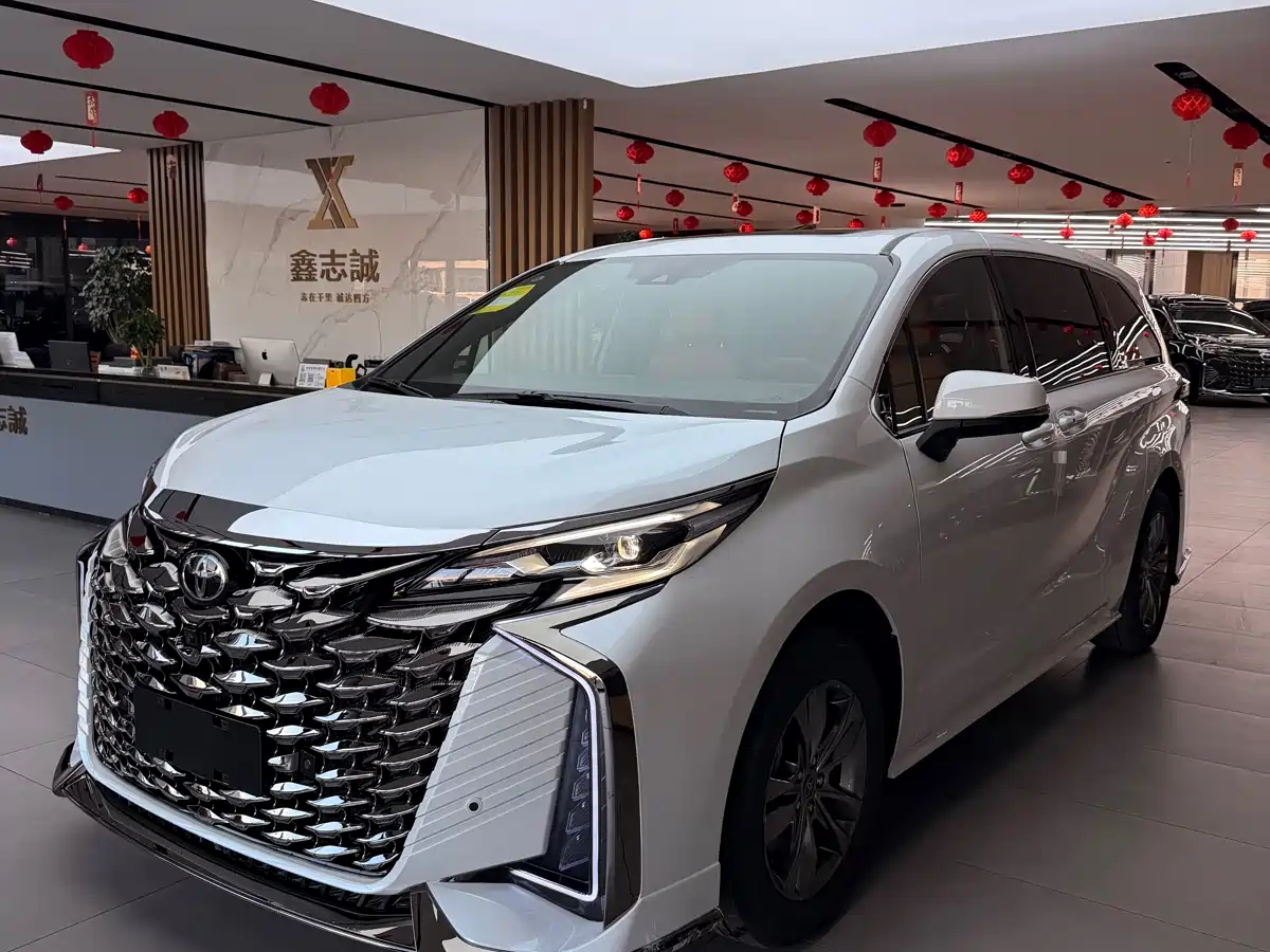 TOYOTA SIENNA 2026