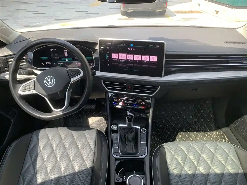 Volkswagen Sagitar 2023 Model Year 200TSI DSG Surpass Edition фото 8